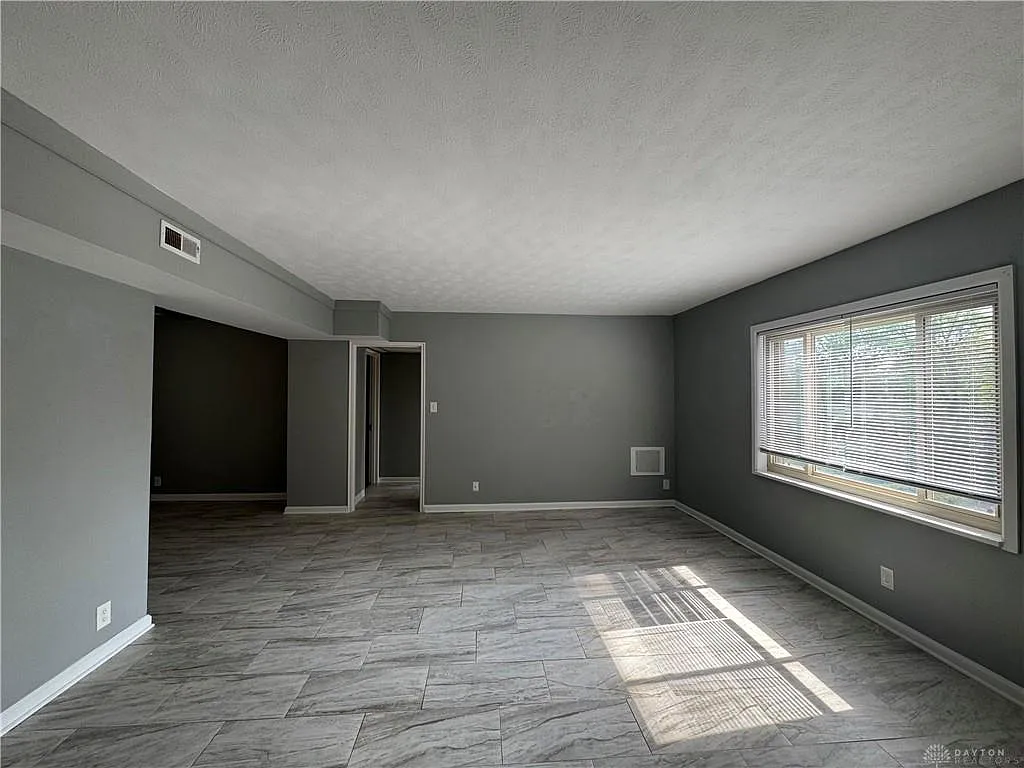 Building Photo - 2358 S Patterson Blvd #6