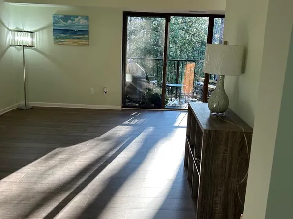 11609 Stoneview Sq Suite 11C, Reston, VA 20191