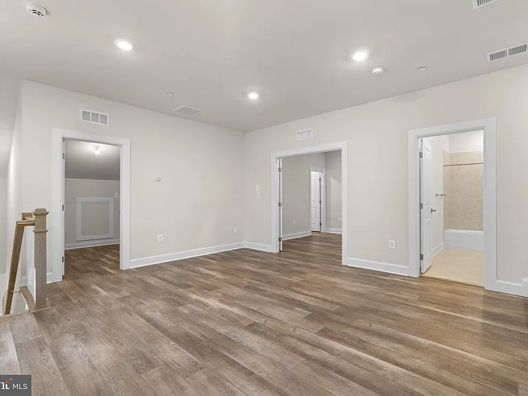 10513 Rossini Ln — Photo 23