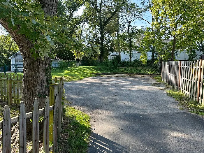 1722 W Woodbine Ave — Photo 18