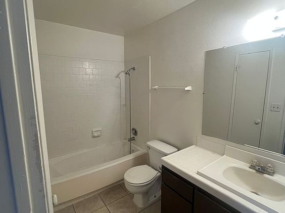 3rd image of 3270-3278 Denver Ave #7A