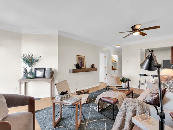 233 N Main St APT 405, Greenville, SC 29601