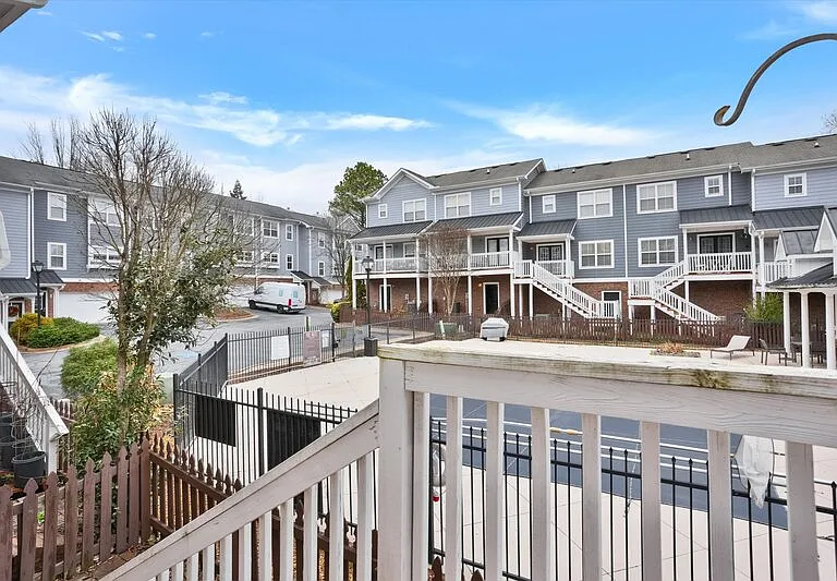 324 Carlyle Park Dr — Photo 23