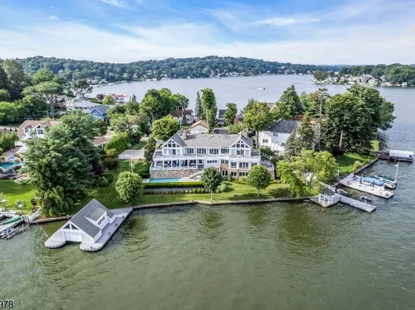 2 Point Pleasant Rd, Hopatcong Boro, NJ 07843