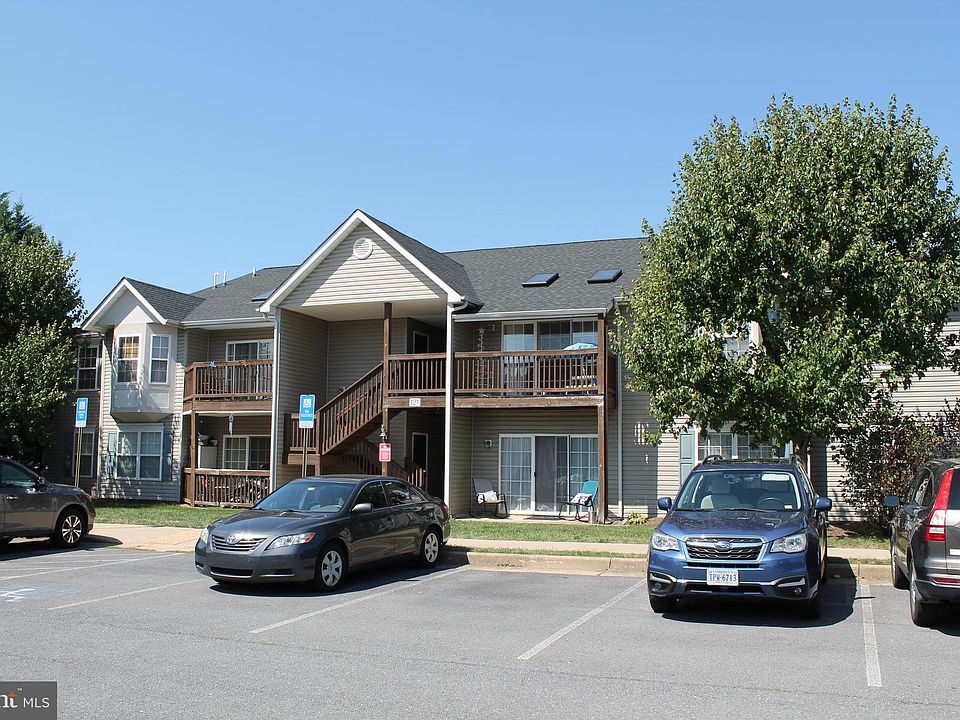 1st image of 121 Brookland Ct