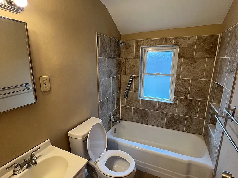816 W 4th St #2-814 — Photo 9