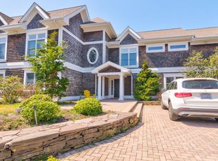 584 Middle Rd, Bayport, NY 11705