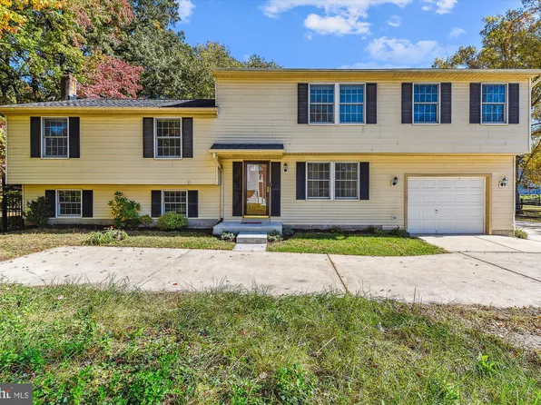 25 Woodmans Ct, Essex, MD 21221