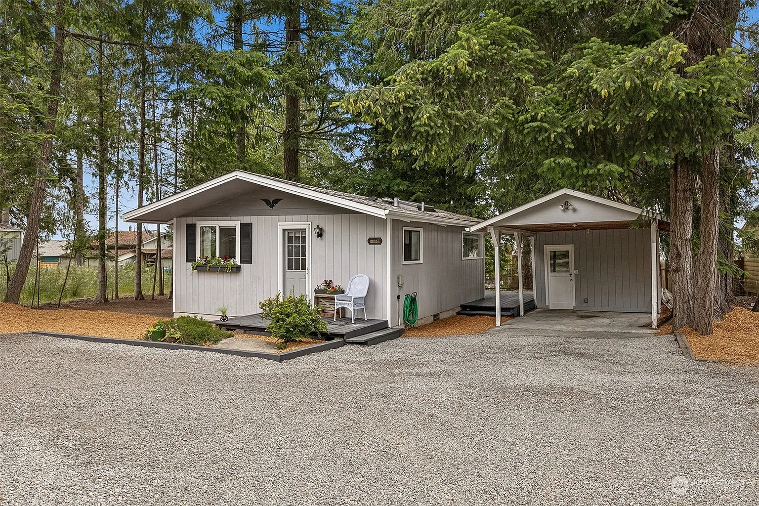 10006 Channel Drive NW photo 1