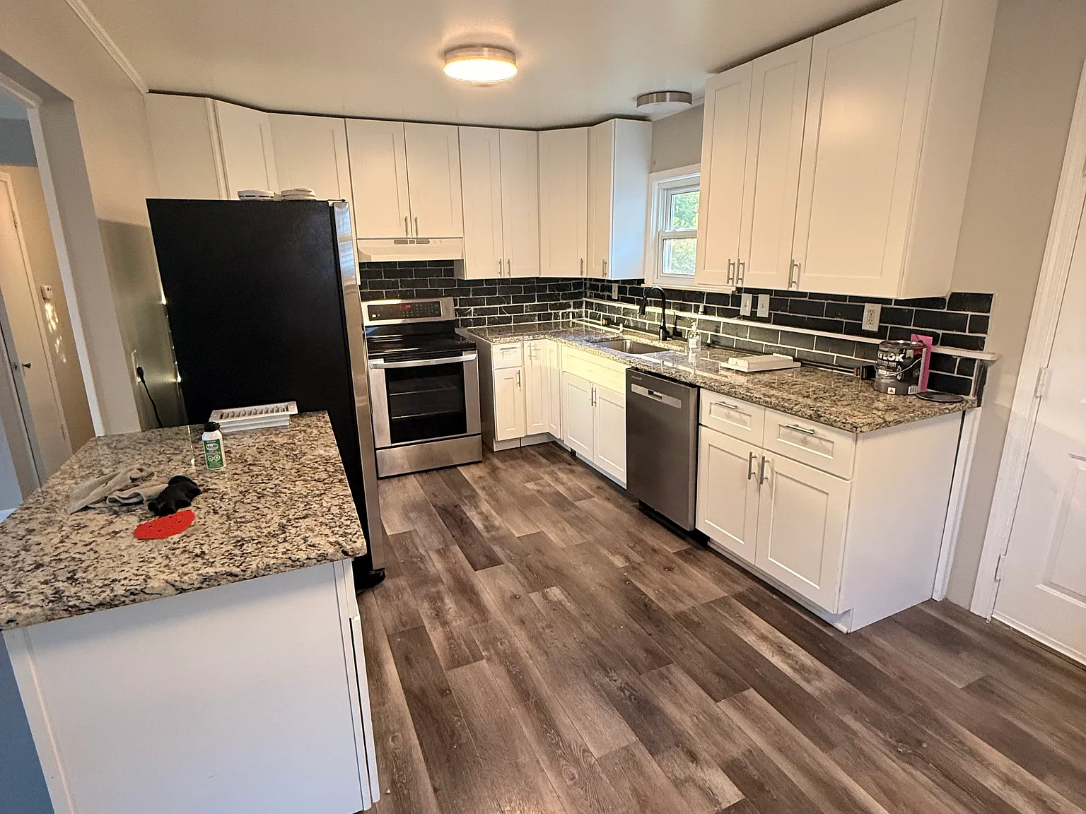 3 bed, 988 sqft, $1,450 — Photo 3