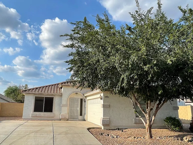 402 E Jasper Dr — Photo 2