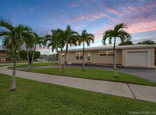 8990 SW 45th Ter, Miami, FL 33165