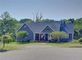 12 Boulder Trl, Norwich, CT 06360