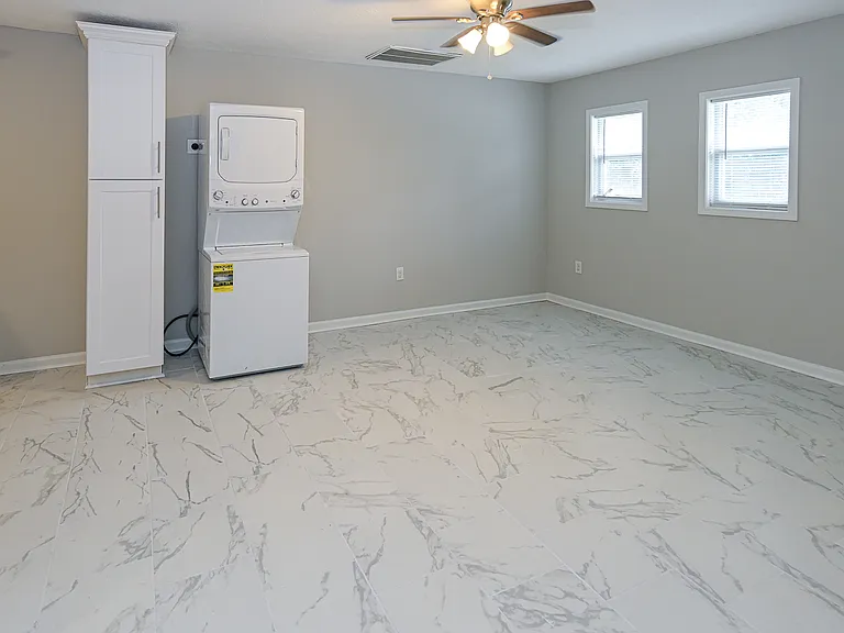 2515 Grimwood Rd #B — Photo 3