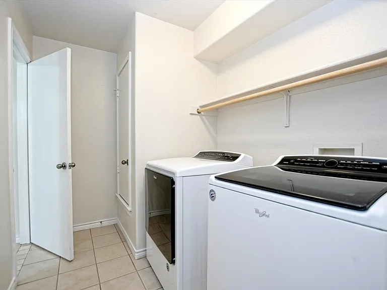 20601 Camel Back St — Photo 14