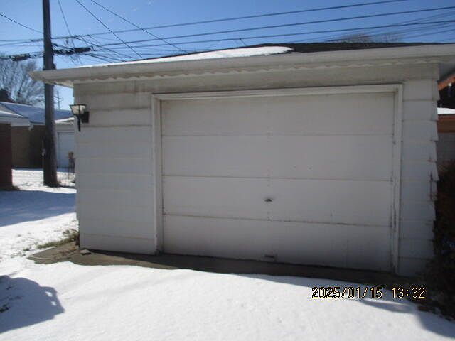 2nd image of 1610 Davis Ave
