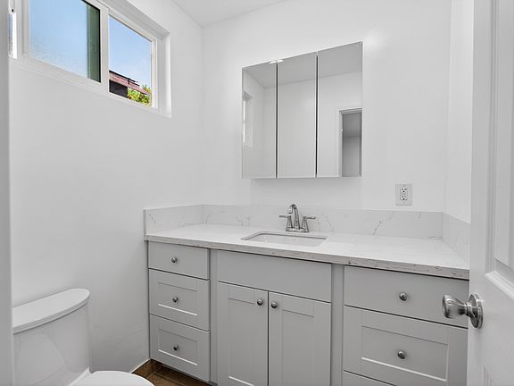 3rd image of 1015 Grover Ave APT 3