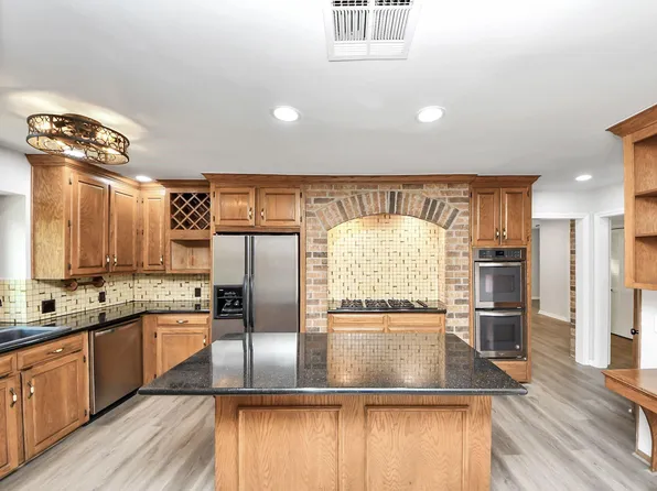 3923 Cypress Lake Dr, Spring, TX 77388