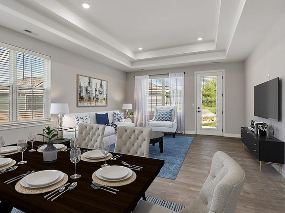 4th image of 10501 Lakeway Dr #77