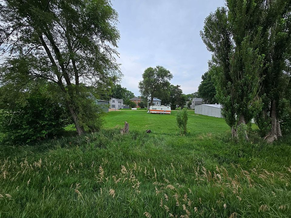 2nd image of 310 Main St