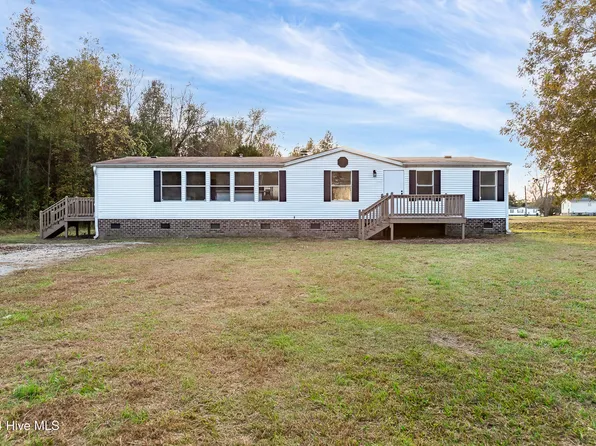 6955 White Oak River Road, Maysville, NC 28555