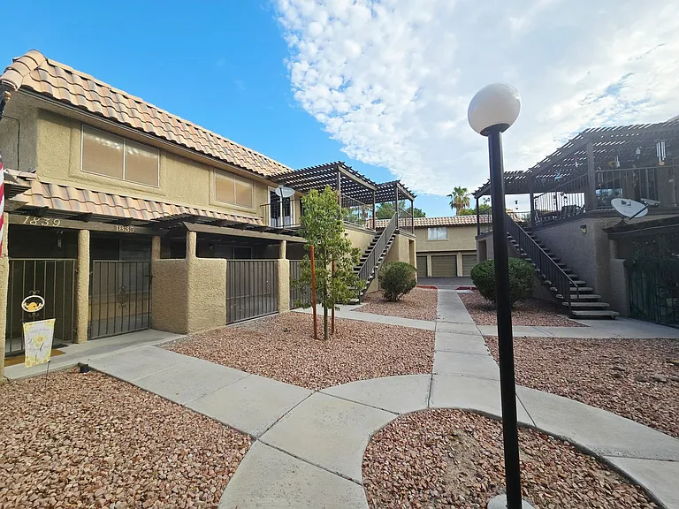 1833 Plum Ct — Photo 18