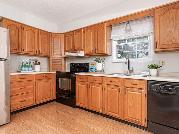 5th image of 5112 Rosebud Ct