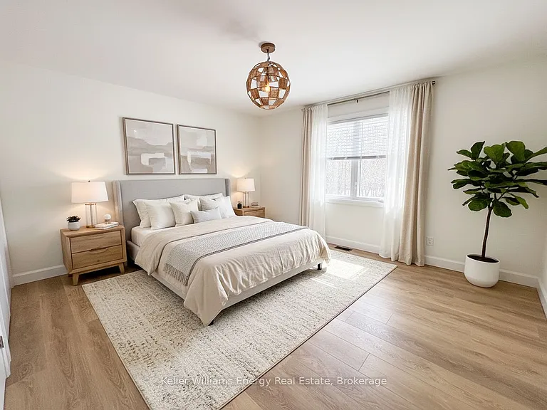 497 Wellington Main St — Photo 20