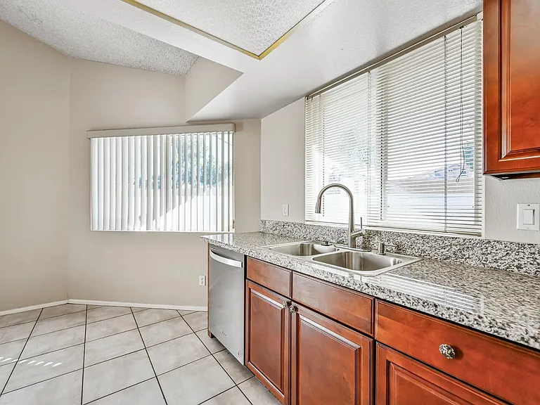 7725 E Rovey Ave — Photo 10