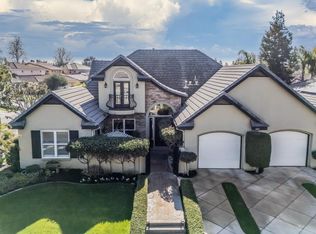 11201 Moorgate St, Bakersfield, CA 93311