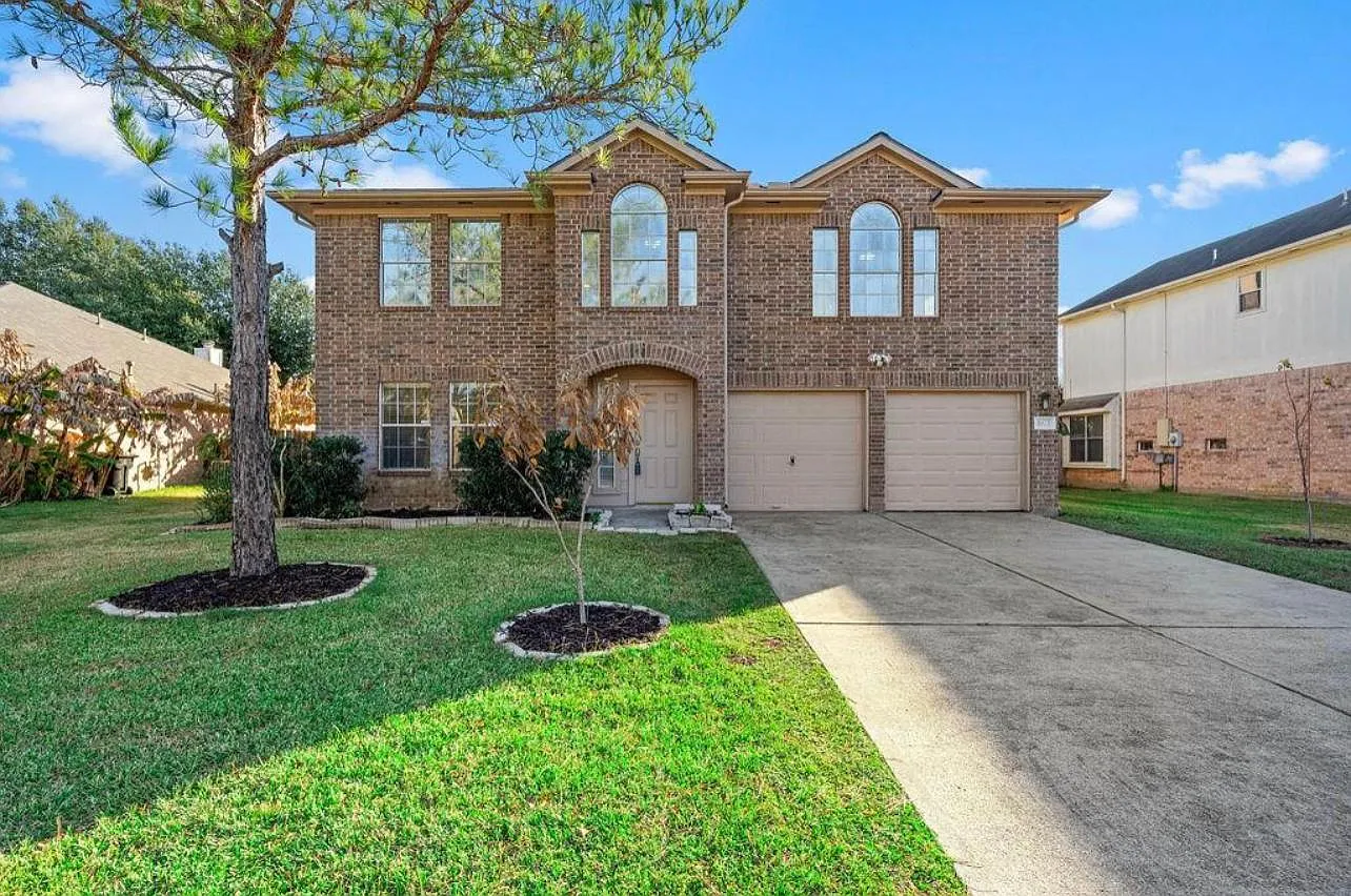 8823 Emerald Heights Ln — Photo 3