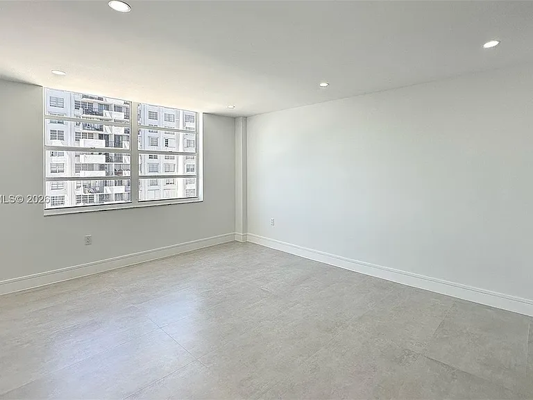 2750 NE 183rd St #1508 — Photo 7