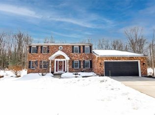 70 Old Orchard Ln, Orchard Park, NY 14127
