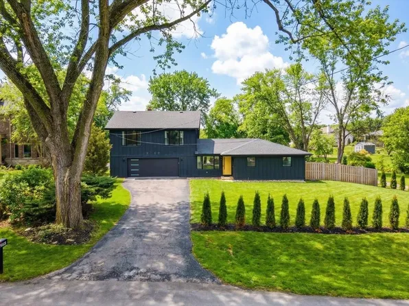 8122 Fairmount Ave, Downers Grove, IL 60516