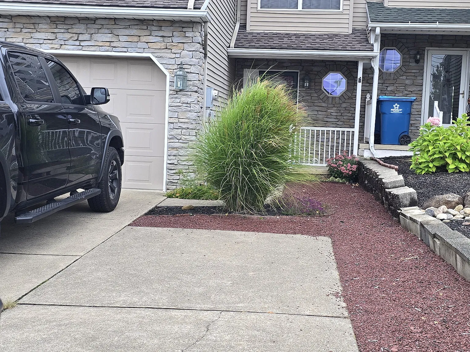 3 bed, 2.5 bath, 1738 sqft, $2,450 — Photo 4