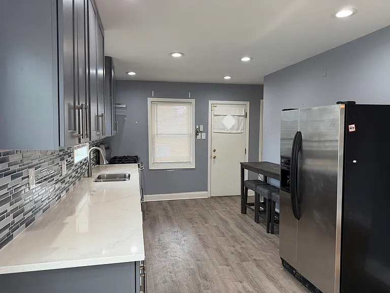 8201 S Homan Ave — Photo 11
