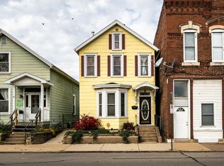 1025 Rhomberg Ave, Dubuque, IA 52001