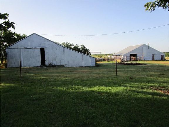 3rd image of 2445 County Road 300