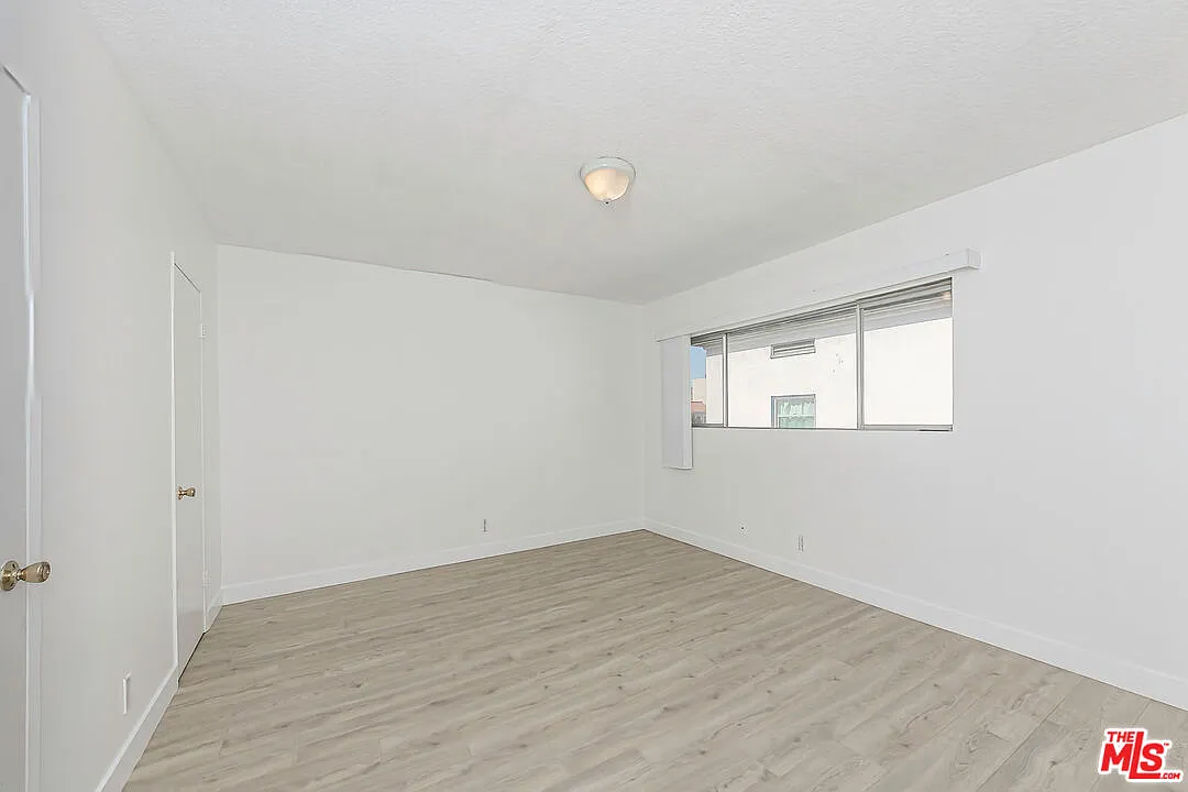 2 bed, 2.0 bath, 7314 sqft, $2,490 — Photo 2