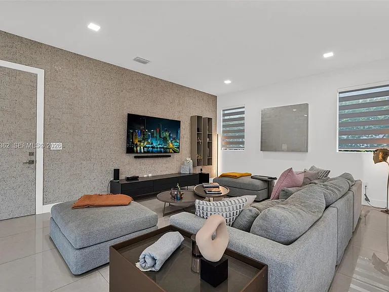 7509 NW 99th Ave — Photo 10