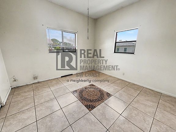 4th image of 1043 Abrams Blvd