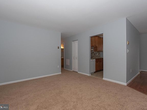 4th image of 209 McGuirk Dr
