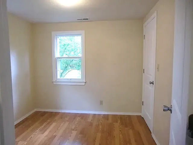 1908 Kings Ct — Photo 6