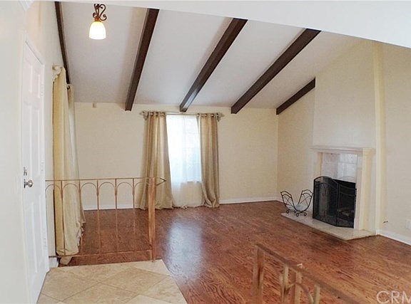 Living Room with fireplace