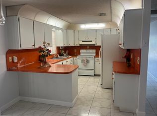 820 W Lakewood Road, West Palm Beach, FL 33405