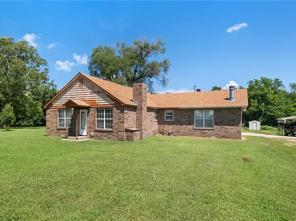 1410 Dallas St SW, Gravette, AR 72736