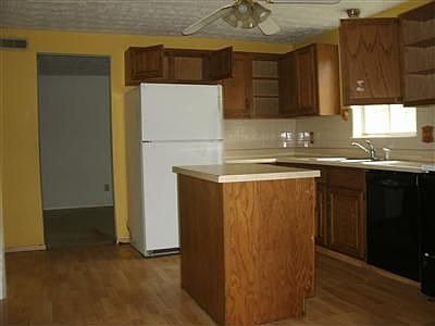 3rd image of 9749 Pellston Way
