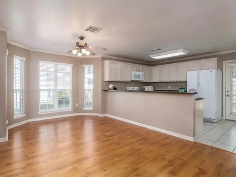 545 Versailles Blvd #A — Photo 10