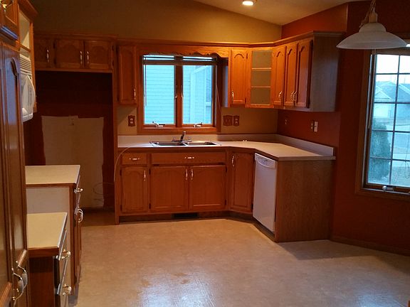 2nd image of 1117 7th Ave W
