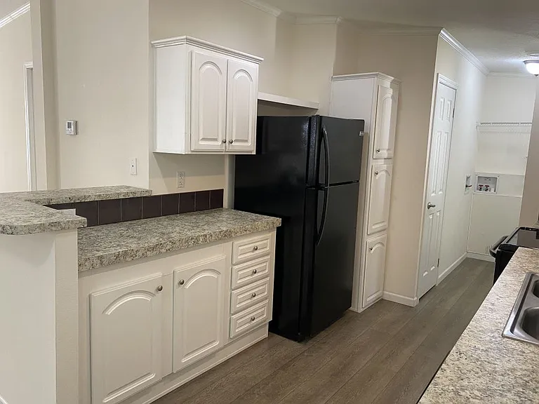 280 Queen Mary Loop #33 — Photo 10